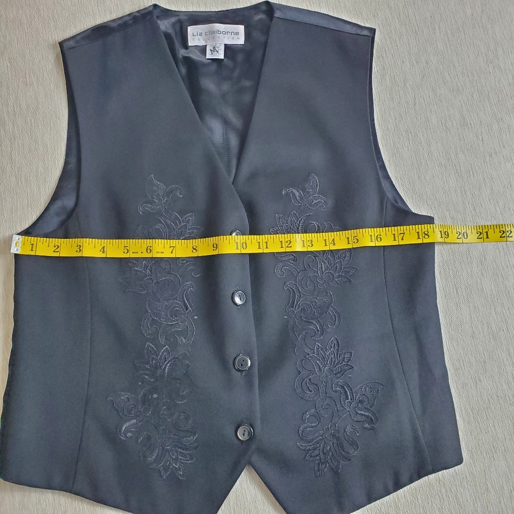 Liz Claiborne women's black vest with embroidered floral design and satin lining - Picture 6 of 7